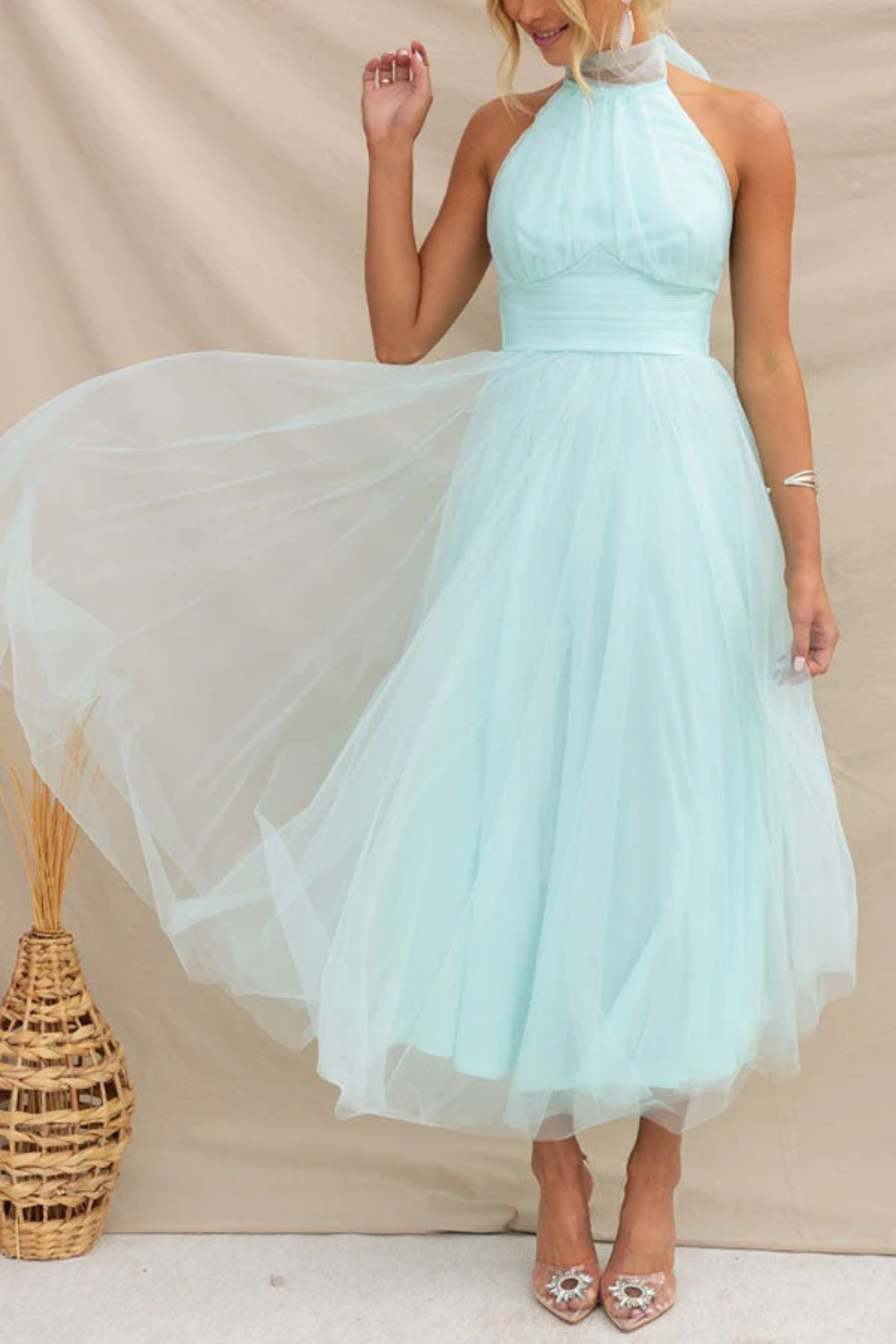 Valencienne – Halter neckline elegance – Tulle midi dress