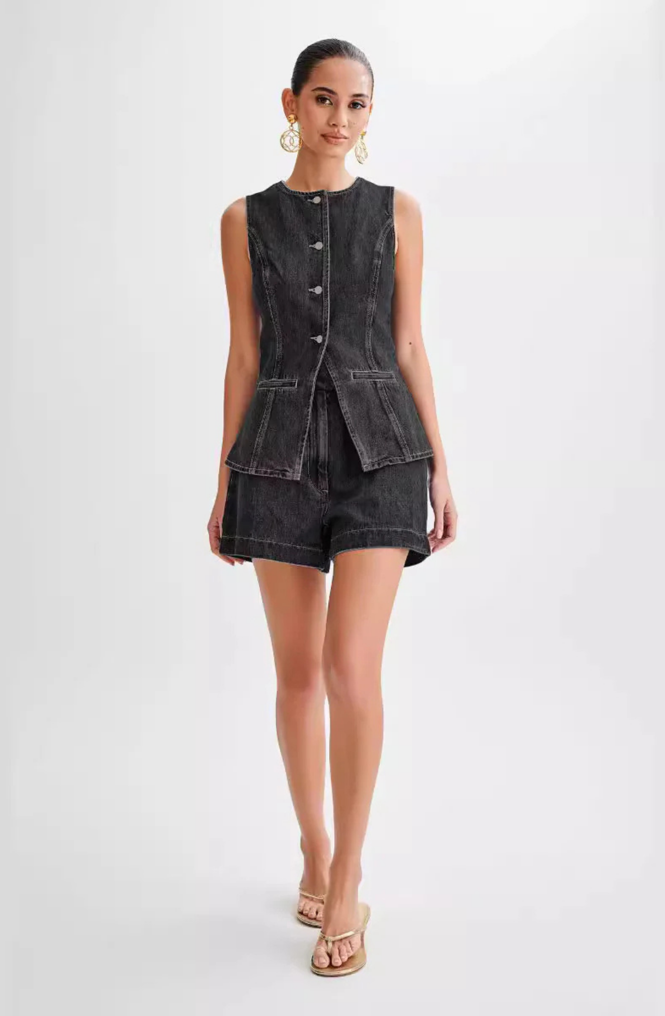 Lila – Button-Detail Denim Set – Top and Shorts