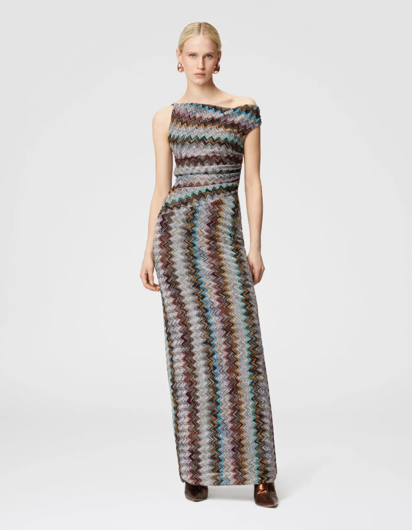 Lisandra – Vibrant chevron pattern – One-shoulder dress