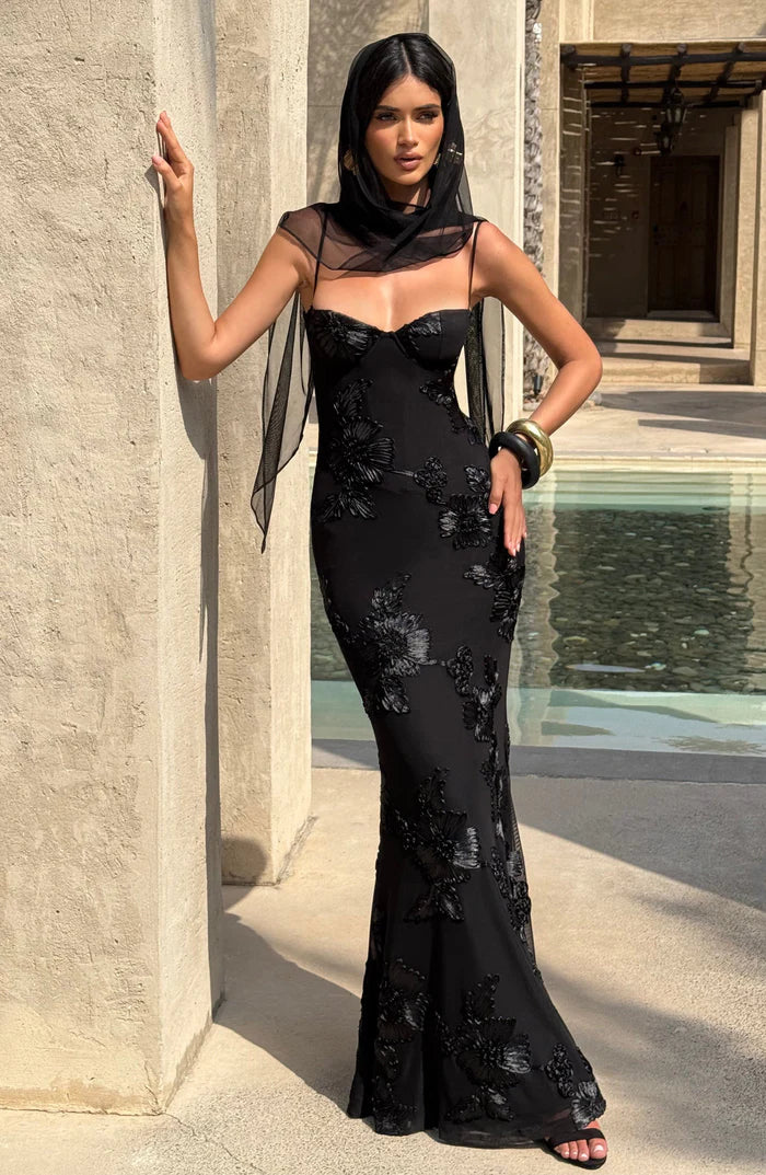 Serinna – Floral embroidery – Backless evening gown