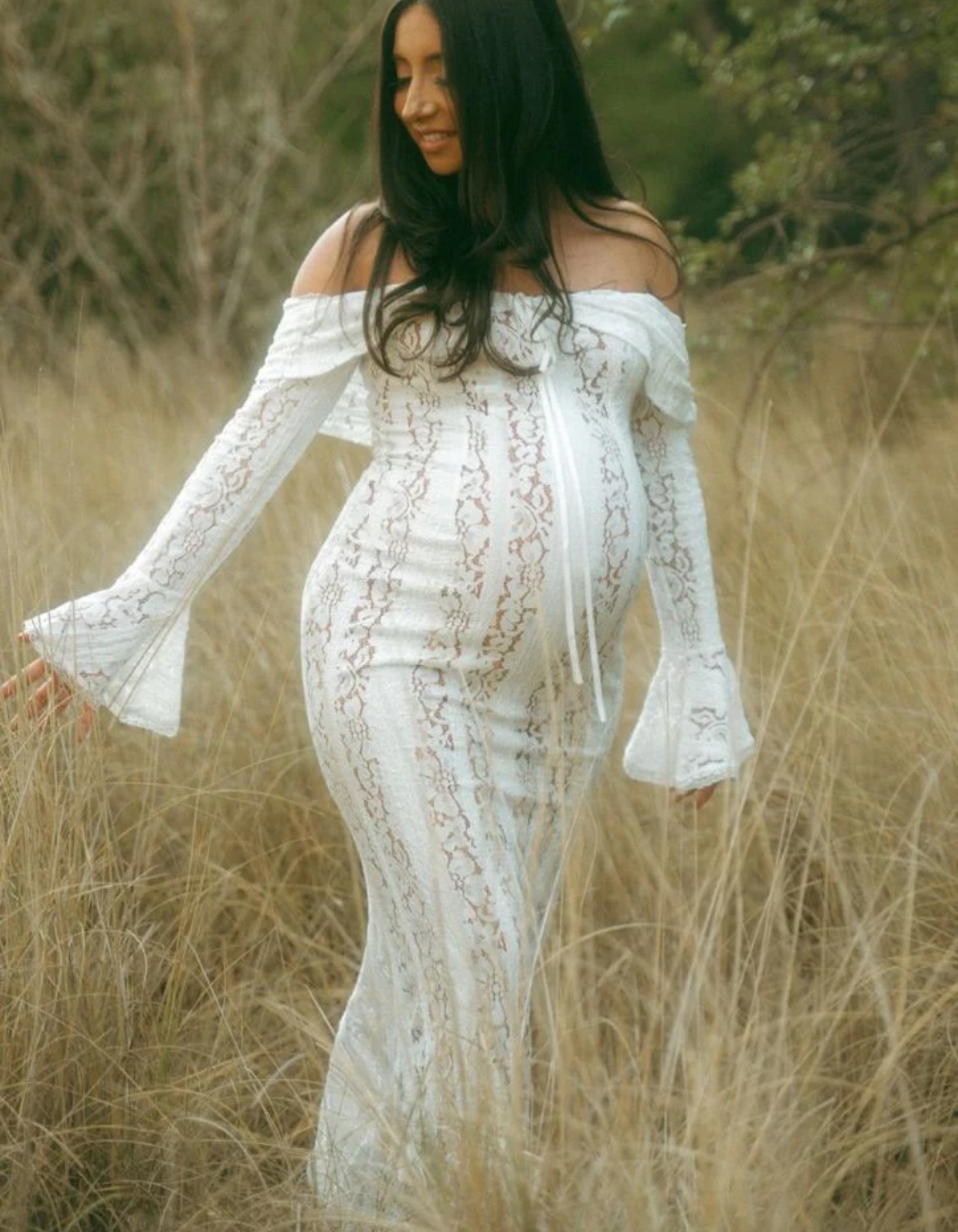 Julie – Off-shoulder design – Lace maternity dress