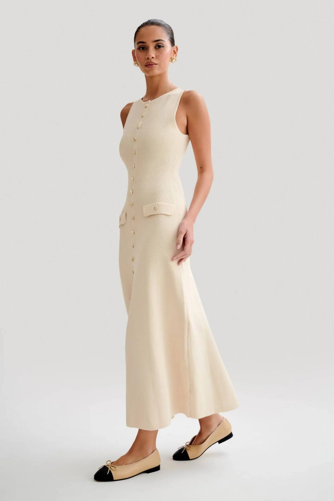 Leonna – Effortless buttoned elegance – Midi dress