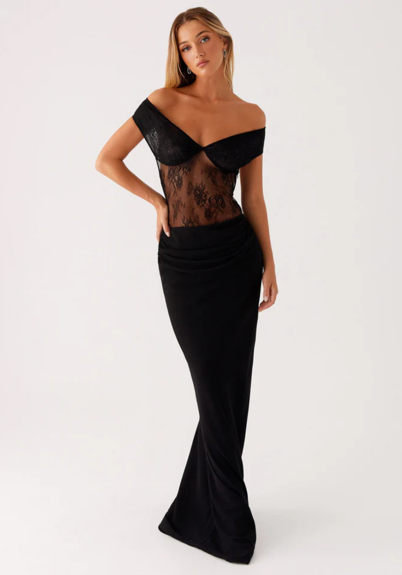 Julienne – Off-shoulder lace detail – Maxi dress