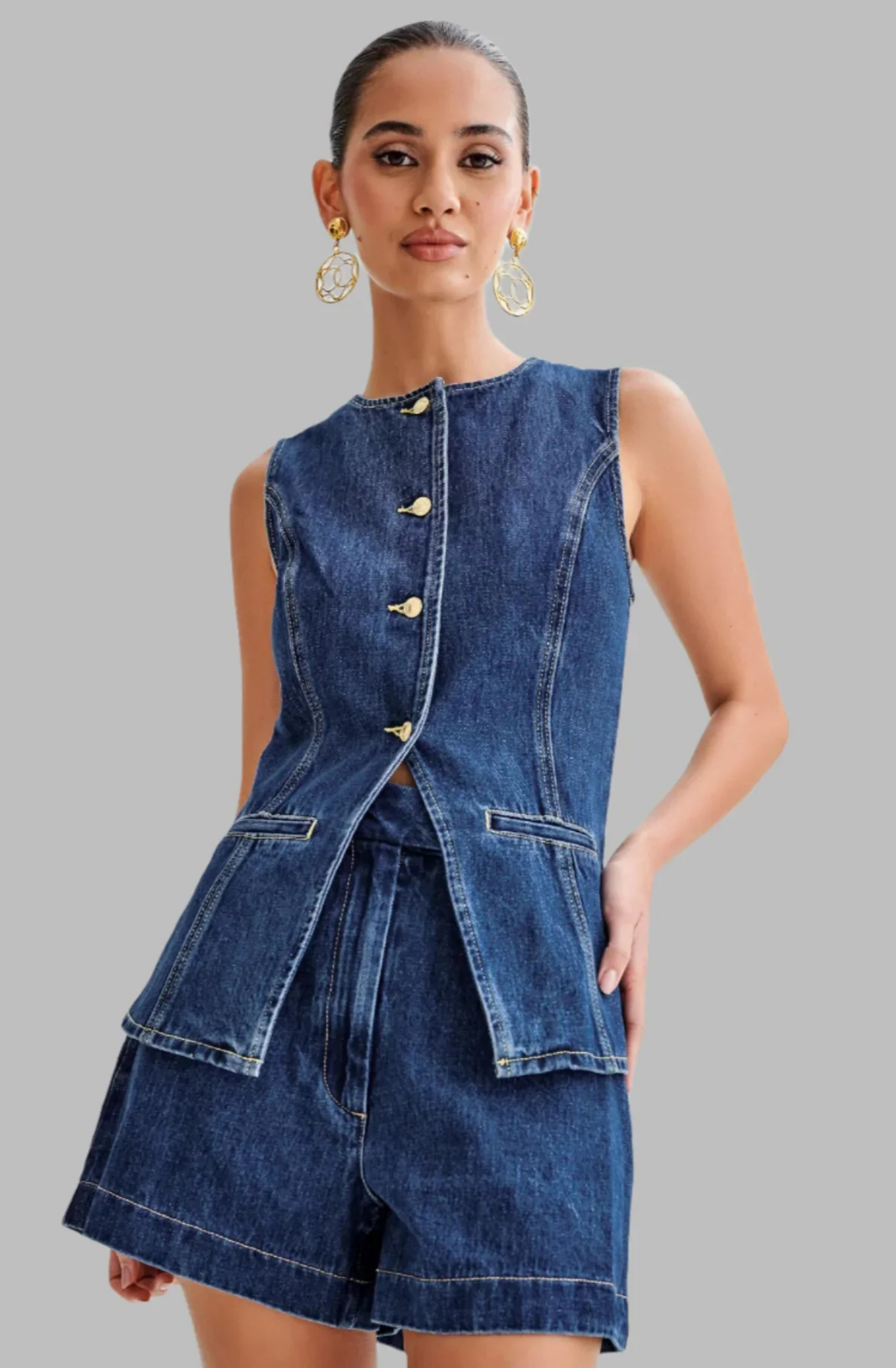 Lila – Button-Detail Denim Set – Top and Shorts