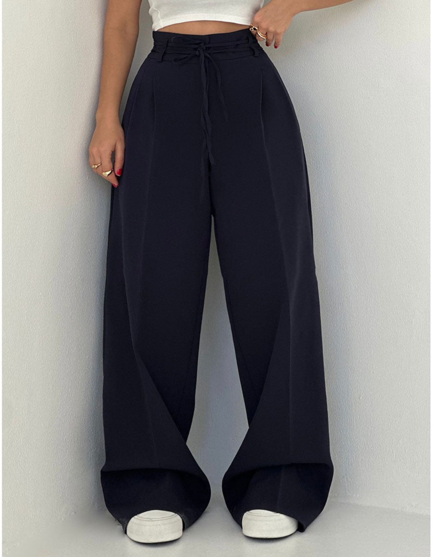 Vittoria – Elegant silhouette – High-waisted trousers