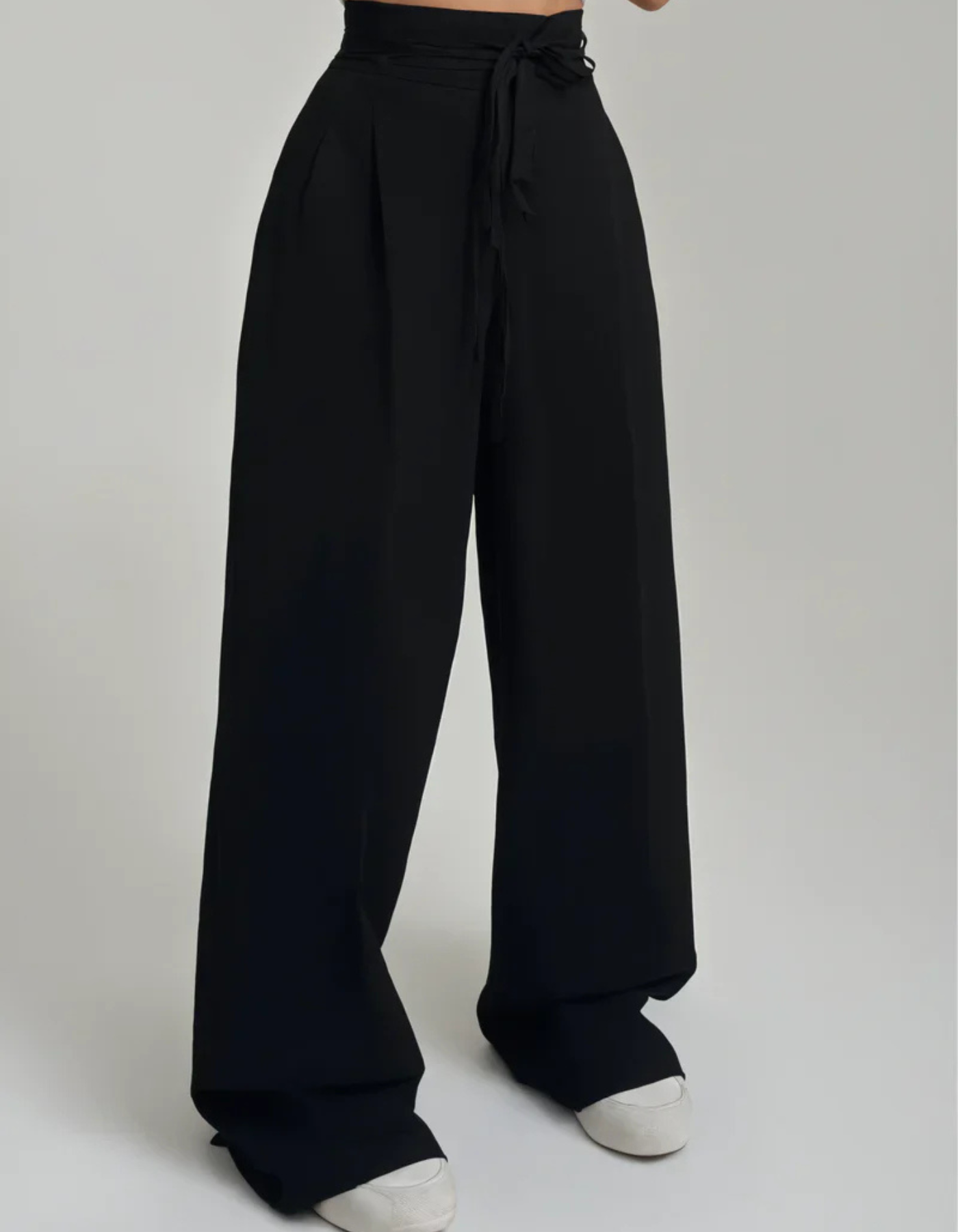 Vittoria – Elegant silhouette – High-waisted trousers