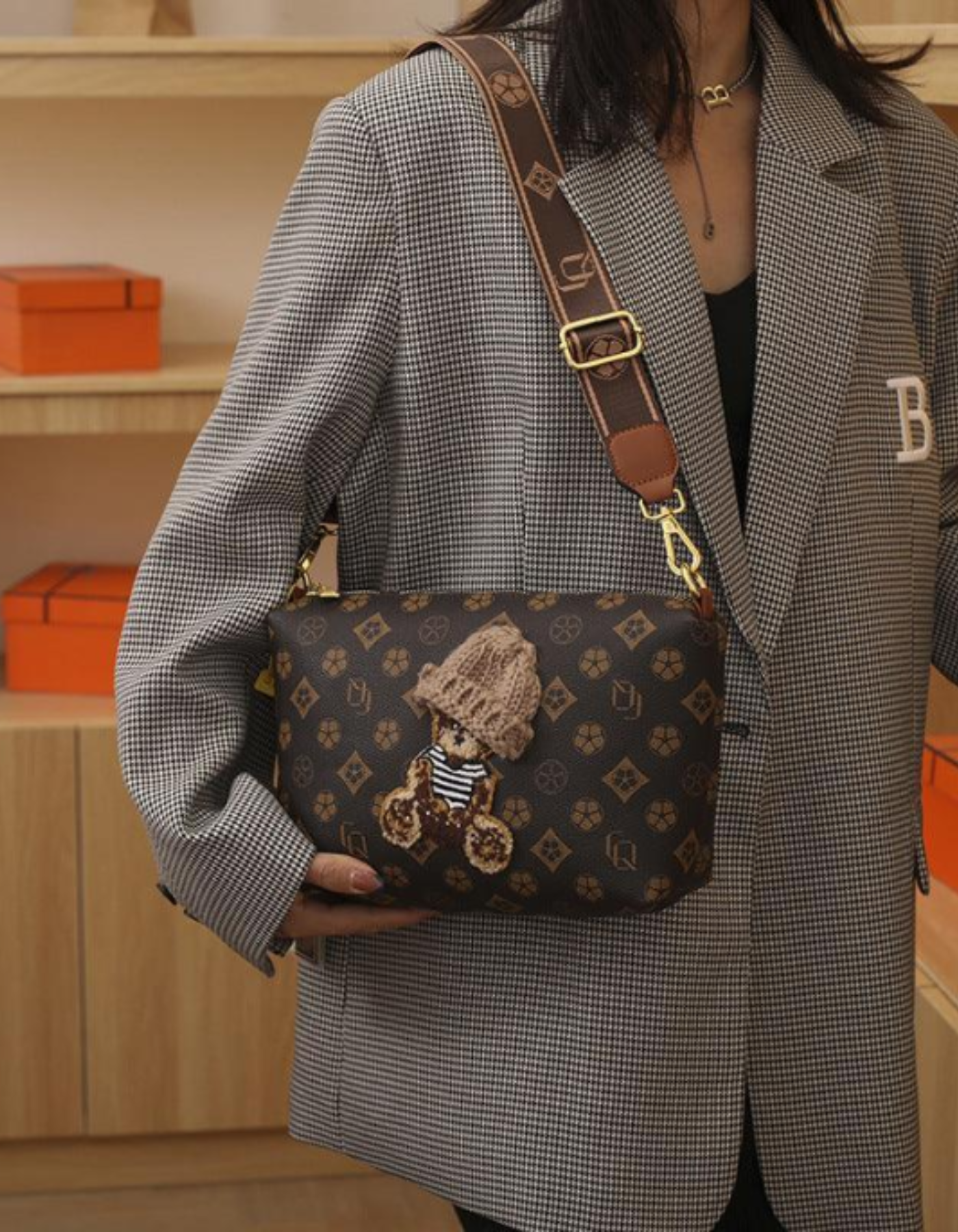 Berenza – Knitted bear accent – Crossbody bag