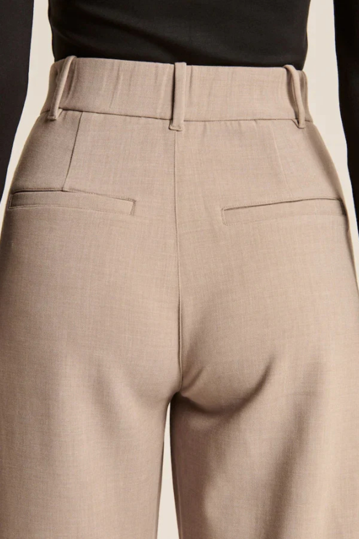 Sophia – Tailored Pleated Wide-Leg Trousers