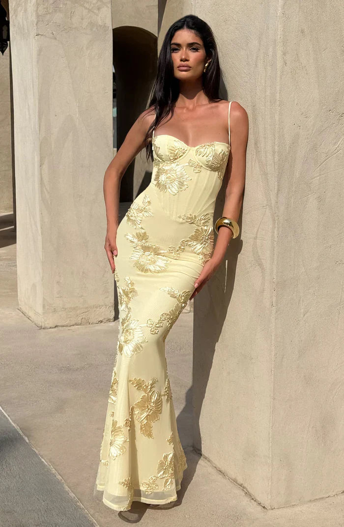 Serinna – Floral embroidery – Backless evening gown