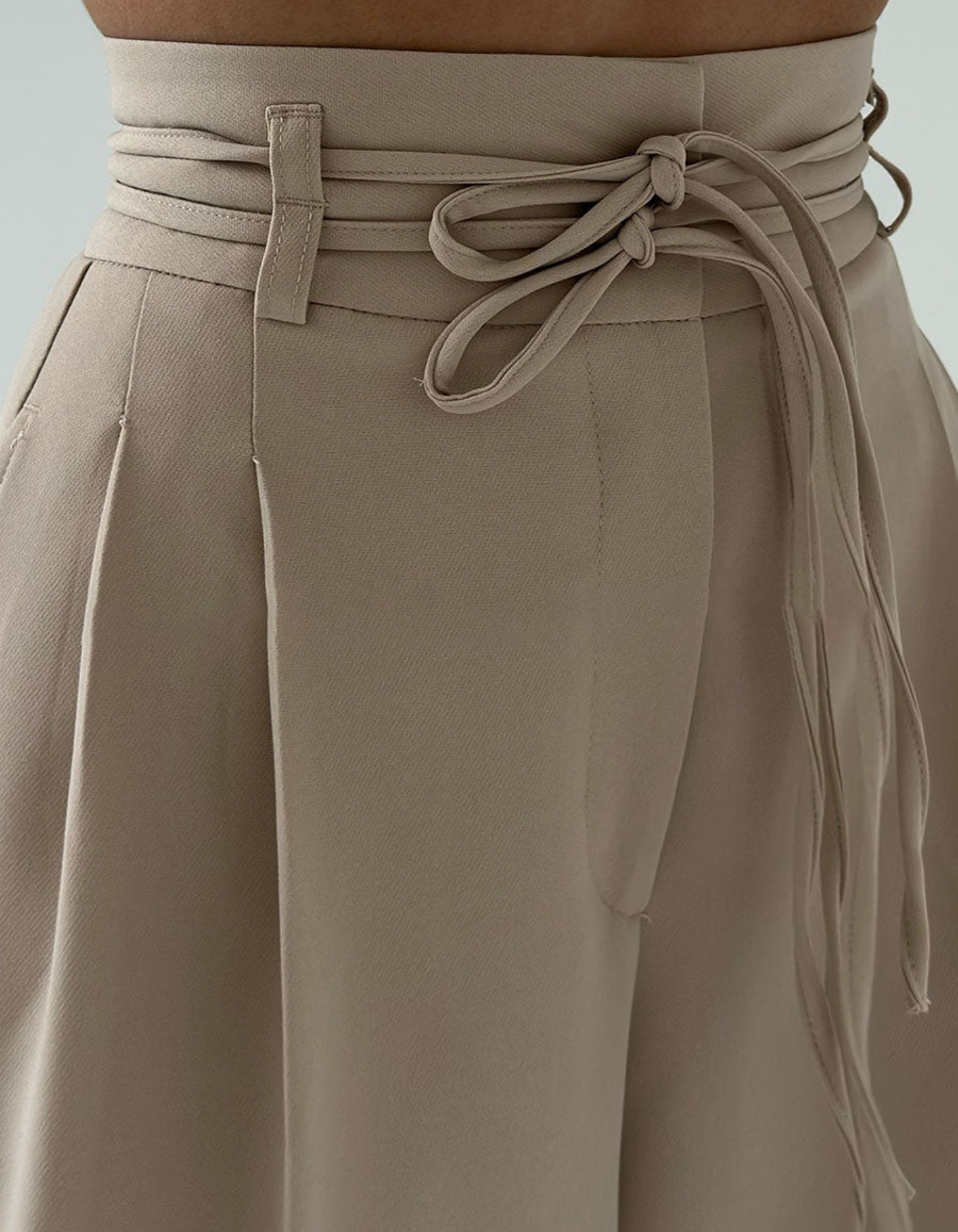 Vittoria – Elegant silhouette – High-waisted trousers
