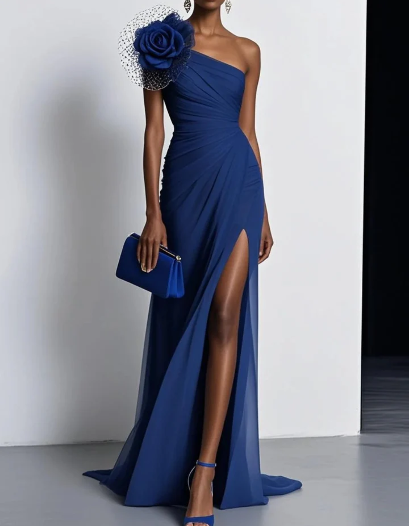 Isabelle – Floral accent – Evening dress