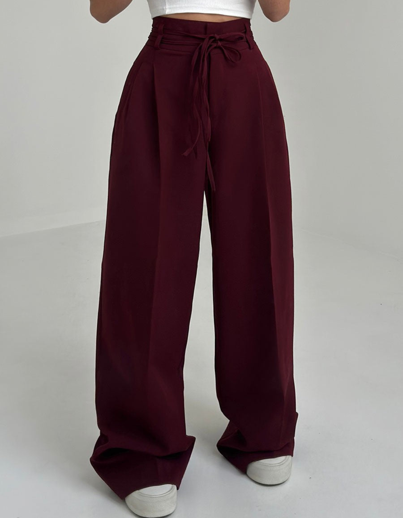 Vittoria – Elegant silhouette – High-waisted trousers