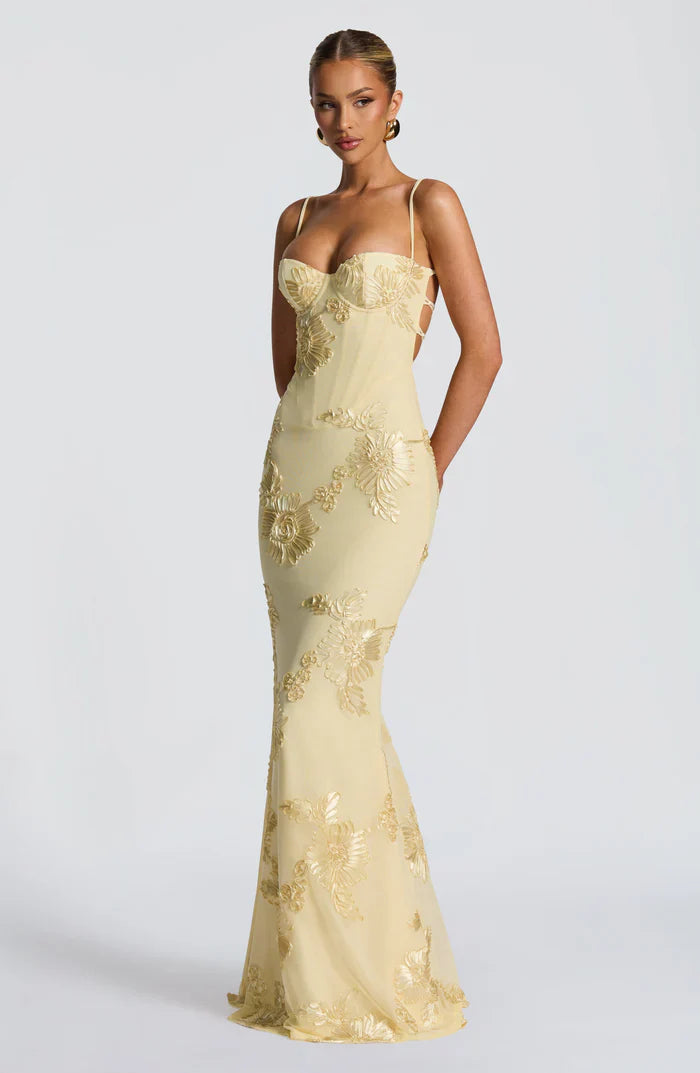 Serinna – Floral embroidery – Backless evening gown