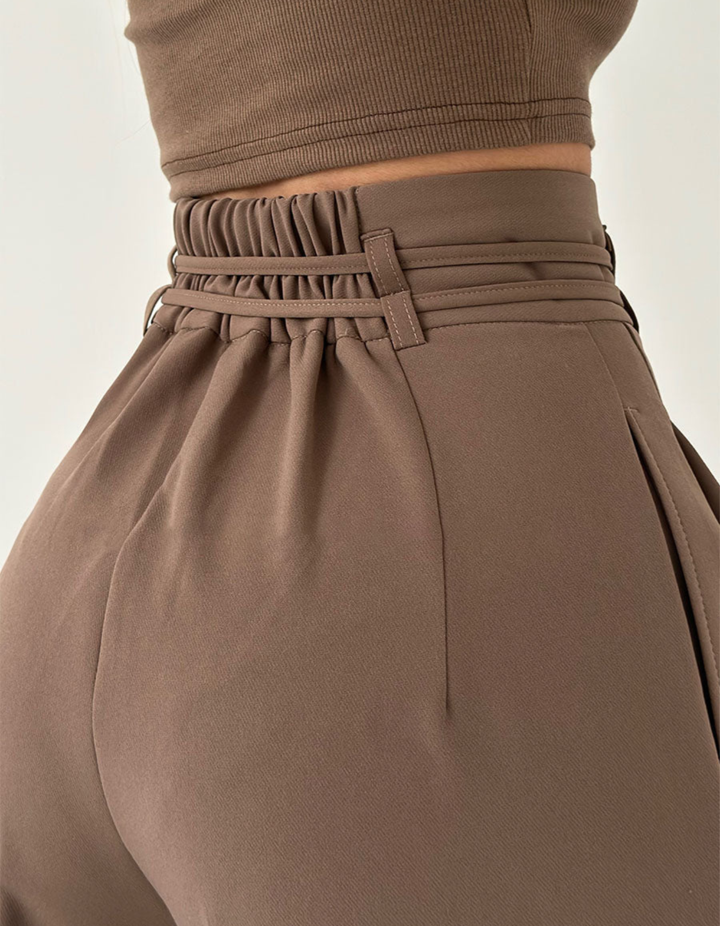 Vittoria – Elegant silhouette – High-waisted trousers