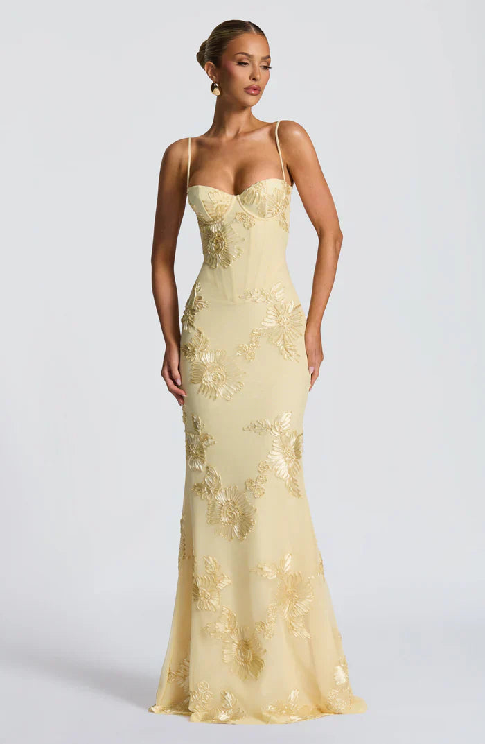 Serinna – Floral embroidery – Backless evening gown