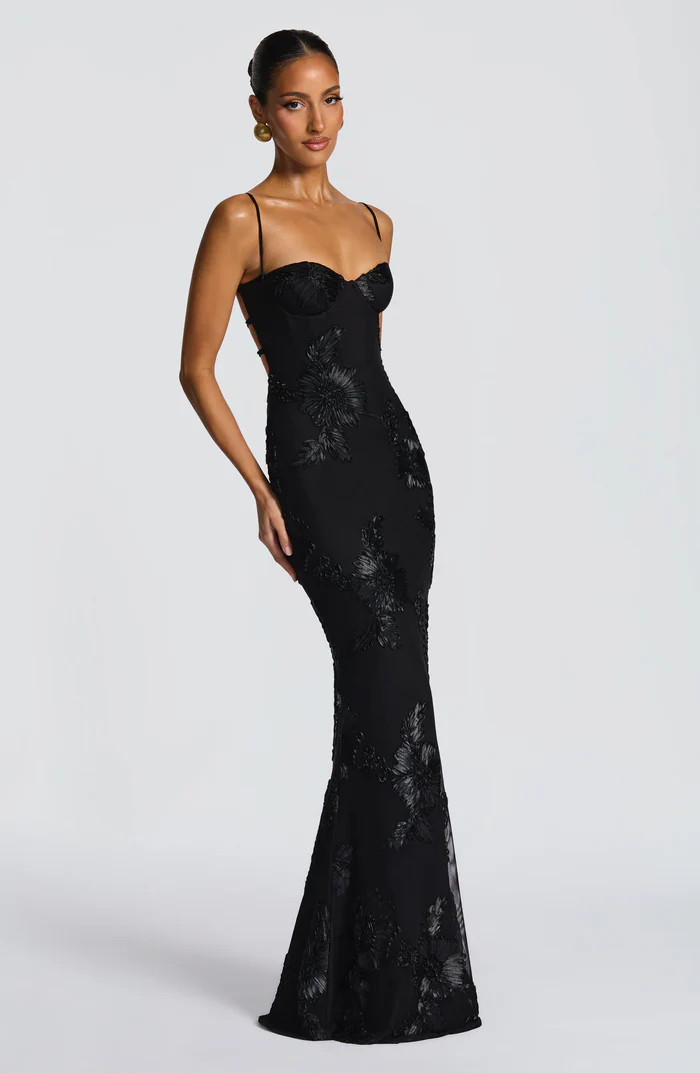 Serinna – Floral embroidery – Backless evening gown