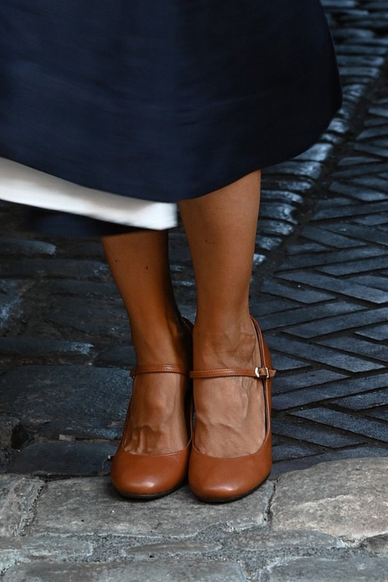 Bravina - Everyday strappy sandals on a small heel