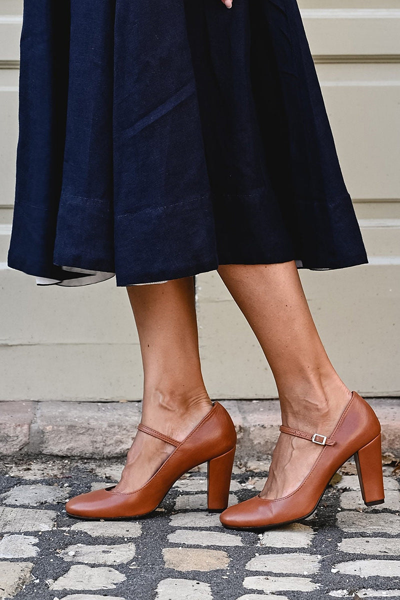 Bravina - Everyday strappy sandals on a small heel