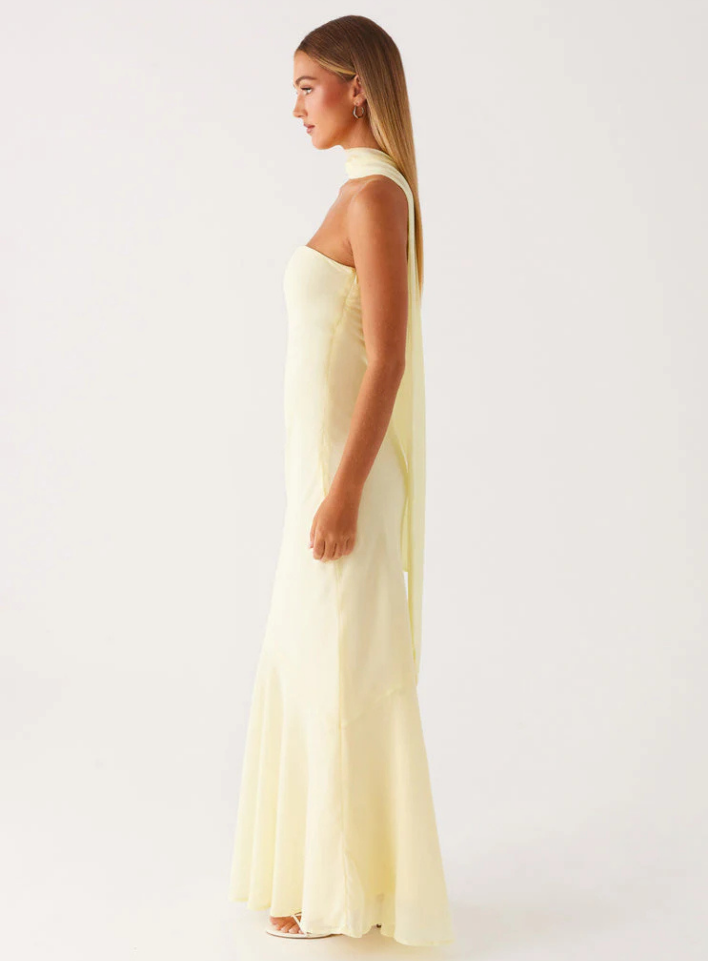 Carina – Elegant scarf detail – Strapless maxi dress