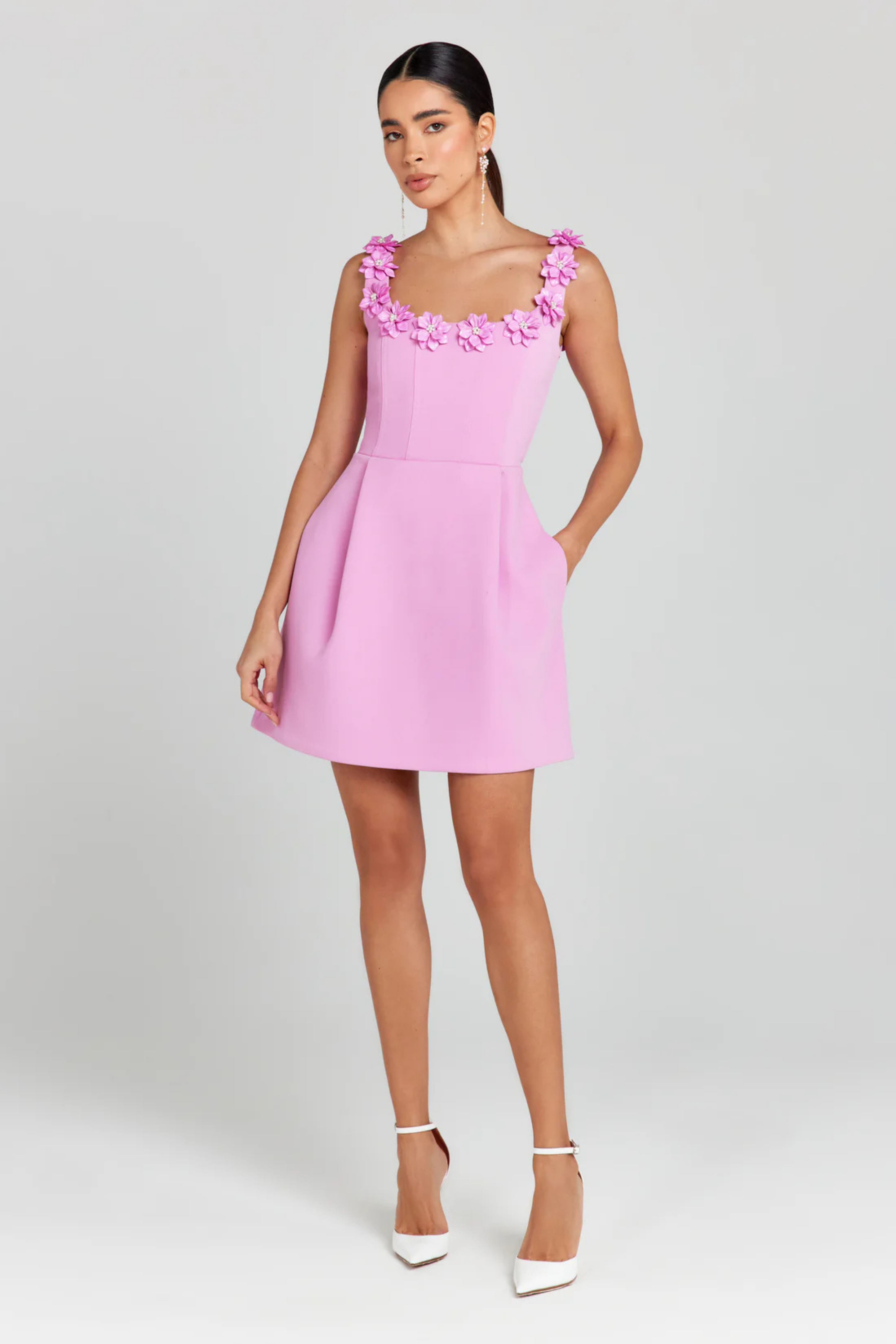 Fionna – Bloom-trimmed charm – Mini dress