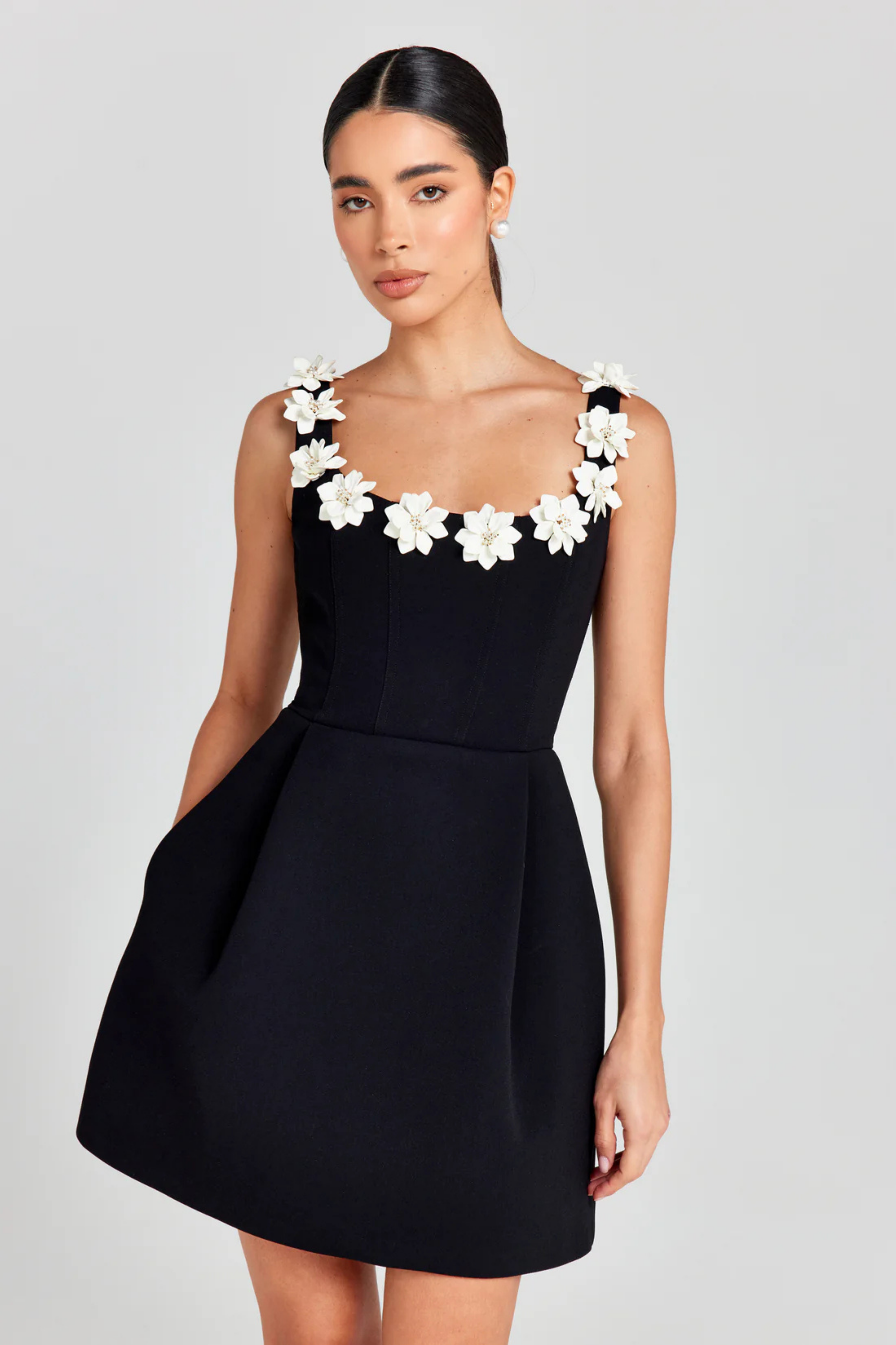 Fionna – Bloom-trimmed charm – Mini dress
