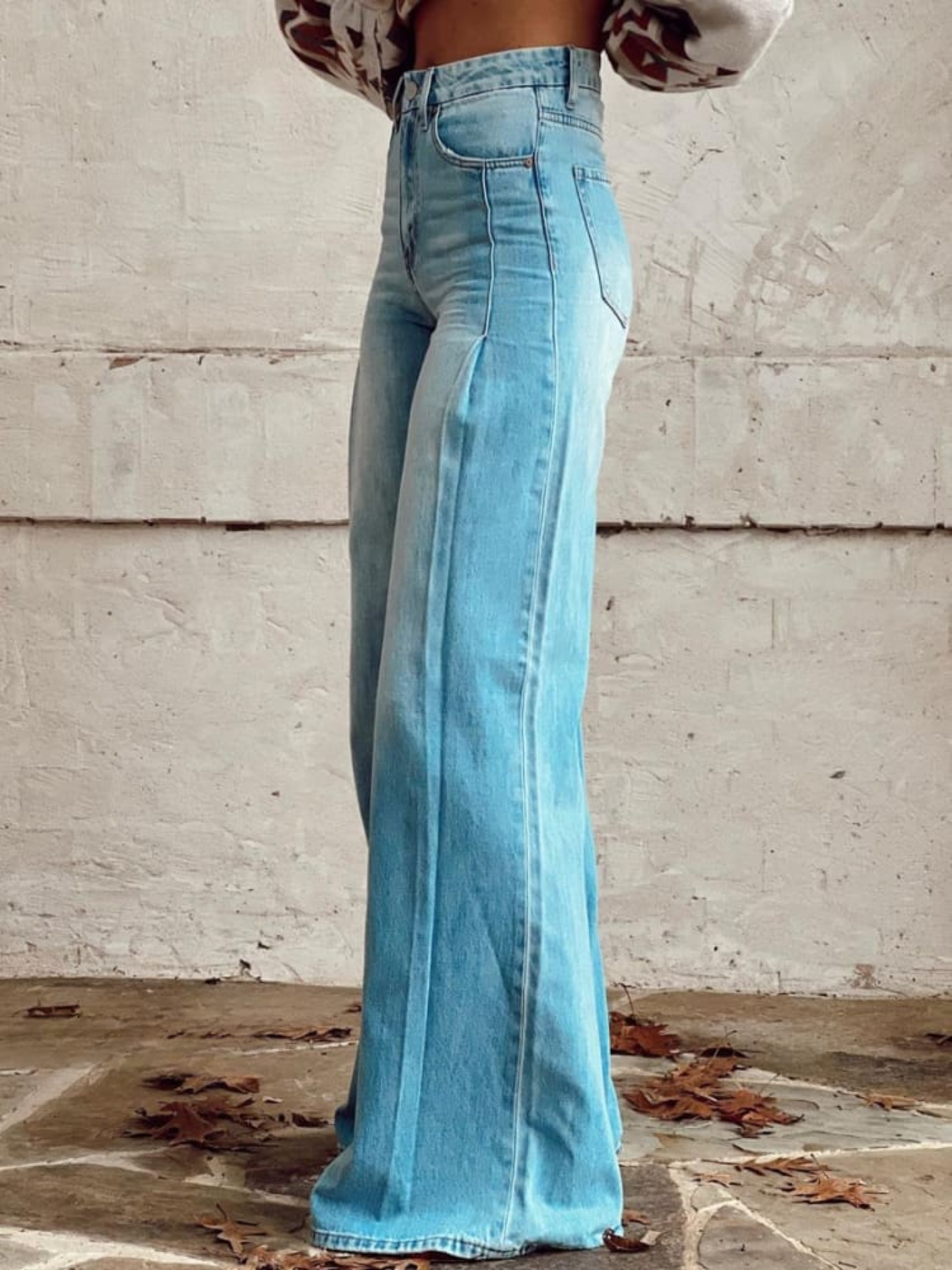 Layla - Classic Light-Wash Wide-Leg pants