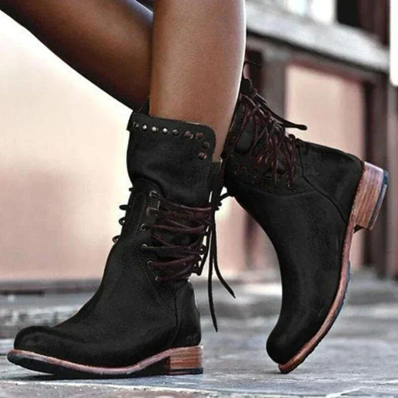 Liora - Trail Boots