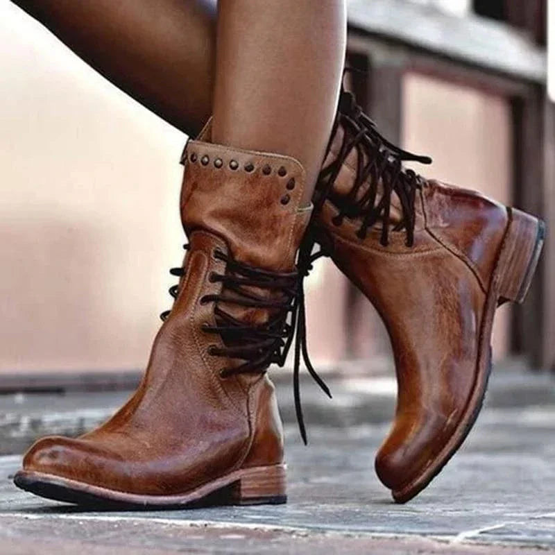 Liora - Trail Boots