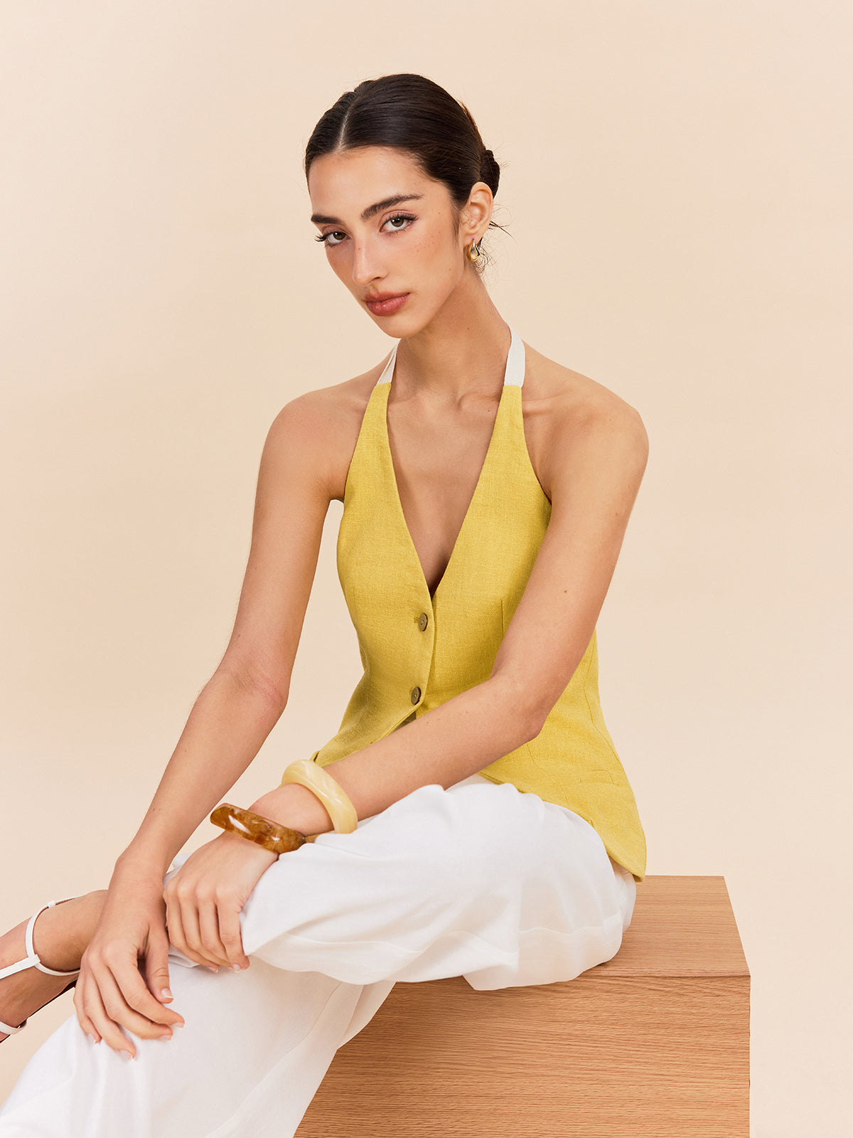 Solandra – Tailored ease – Halterneck waistcoat top