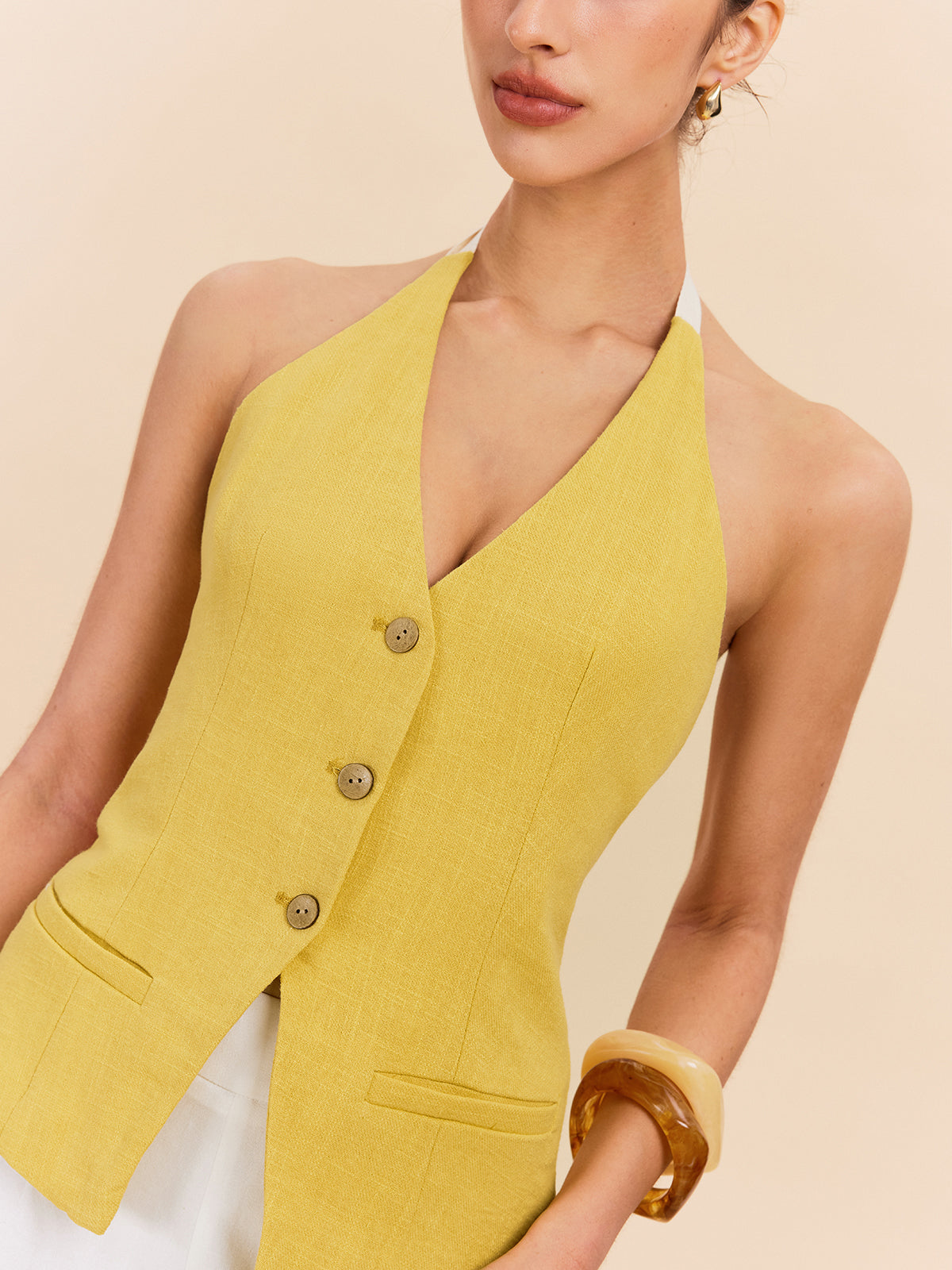 Solandra – Tailored ease – Halterneck waistcoat top