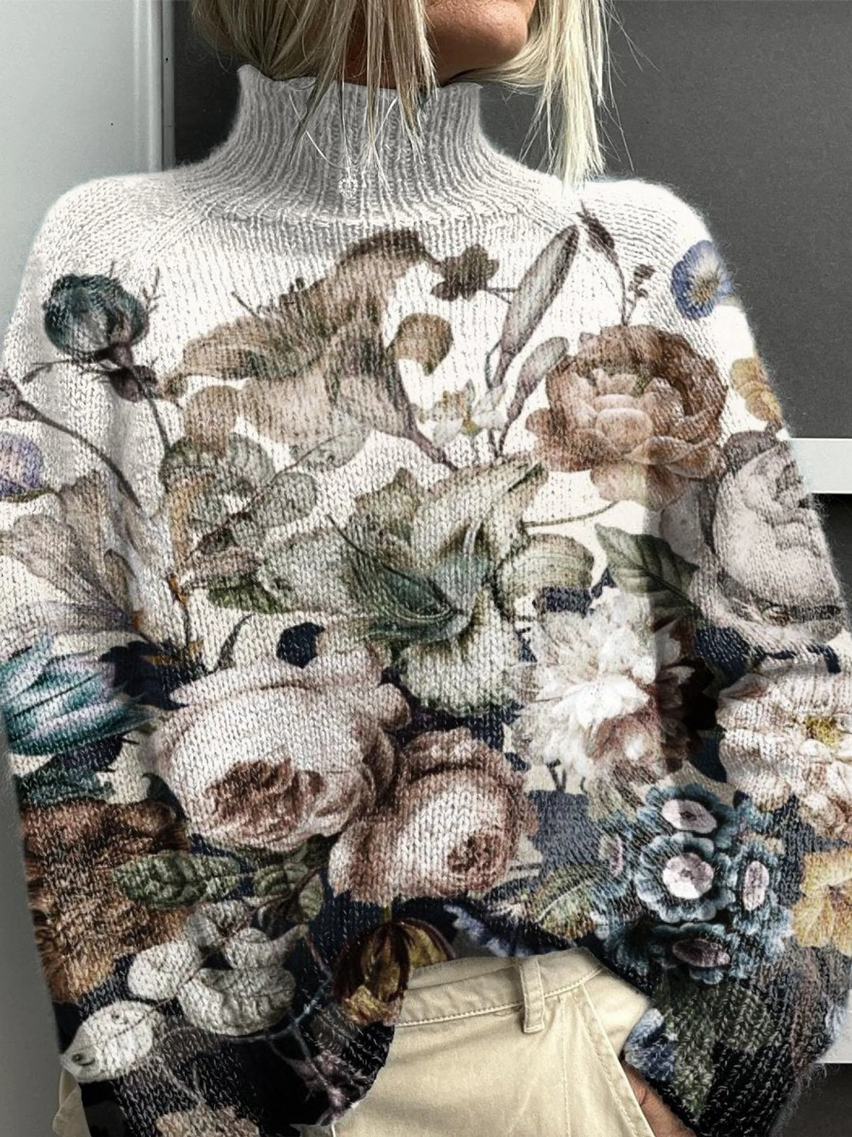 Wenna - Vintage Distressed Floral Art Print Knit Turtleneck Pullover Sweater